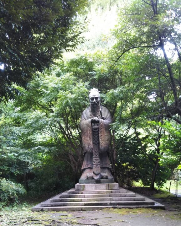 孔子銅像