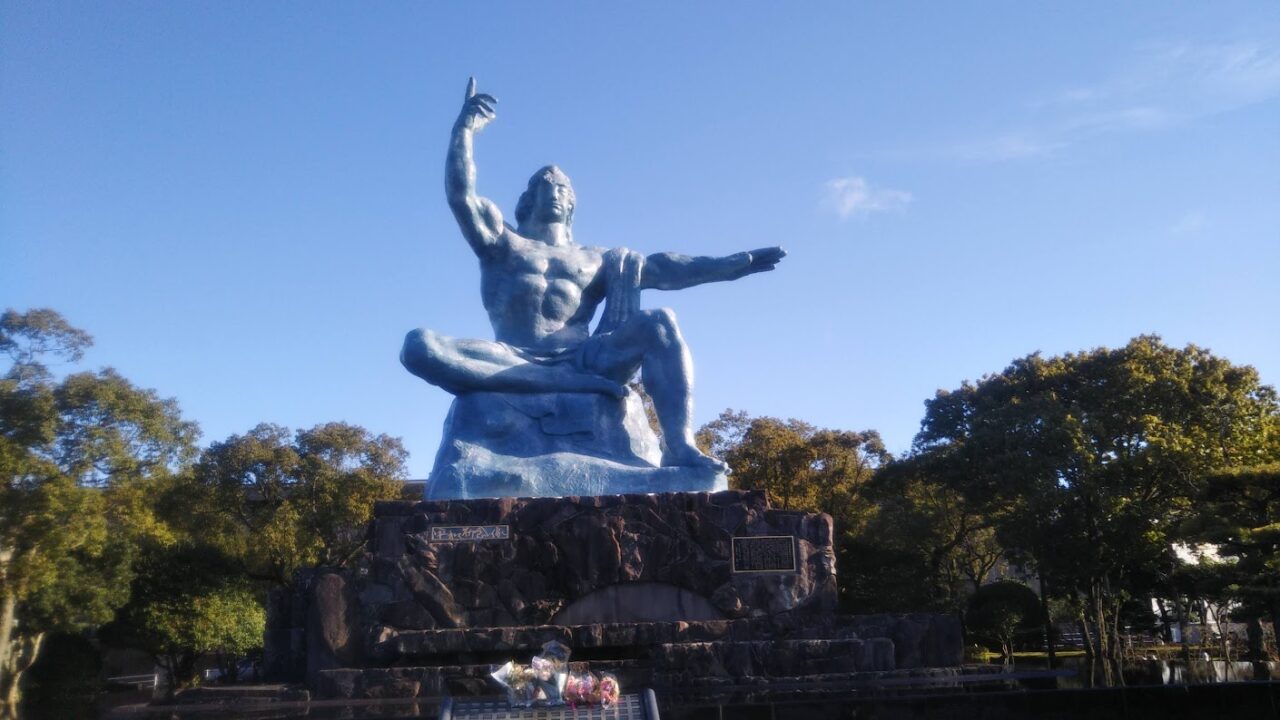 長崎平和祈念像