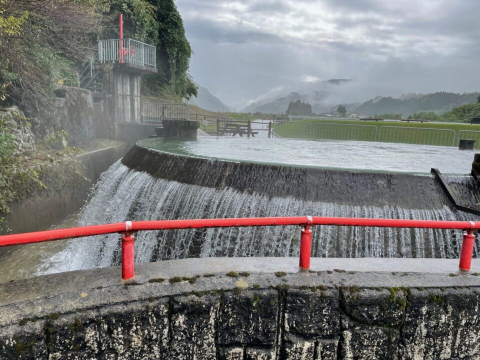 東山円筒分水槽