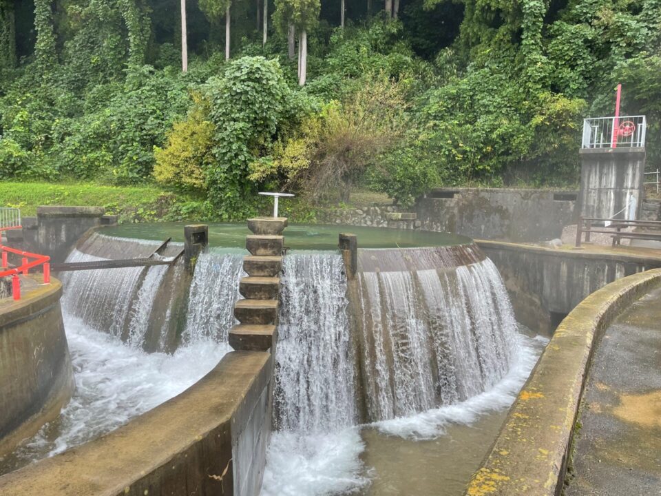 東山円筒分水槽
